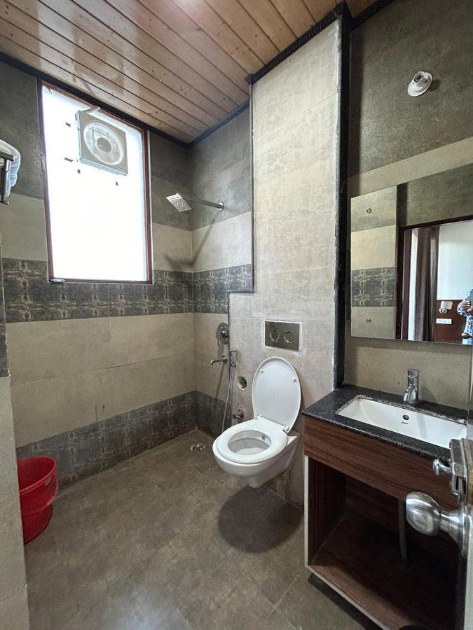Hotel 7 Heavens Mussoorie Ngoại thất bức ảnh