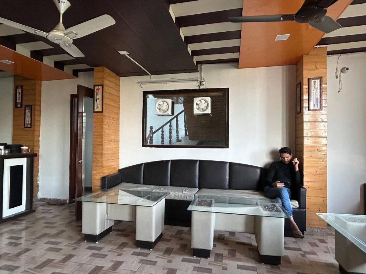 Hotel 7 Heavens Mussoorie Ngoại thất bức ảnh