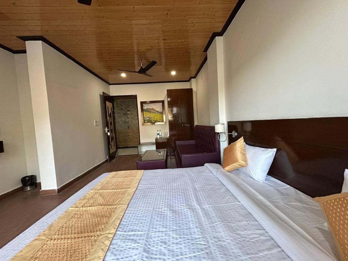 Hotel 7 Heavens Mussoorie Ngoại thất bức ảnh