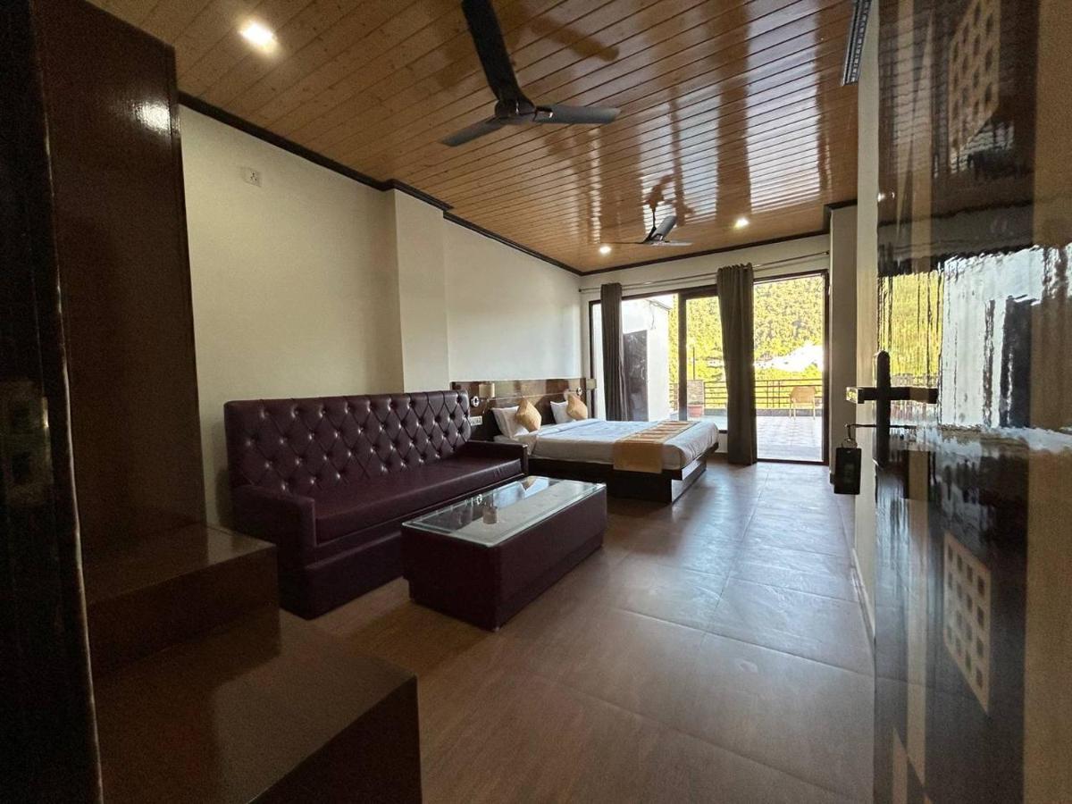 Hotel 7 Heavens Mussoorie Ngoại thất bức ảnh